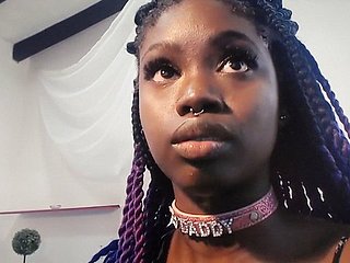 pantat manis gadis Afrika ini