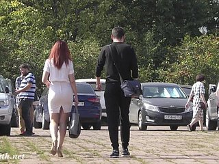 Jeny Smith vastgebonden naakt in het bos