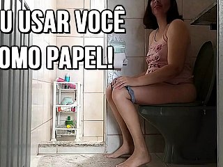 Frau benutzt ihren Hahn als menschliches Papier für Toilettenpapier