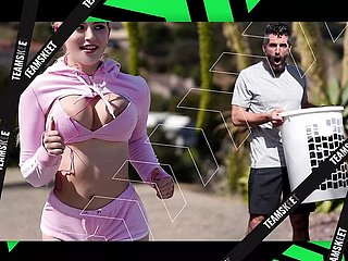 Teamskeet - Страстный подросток в трусиках масла и подпрыгивает ее толстая сочная задница поверх огромного члена