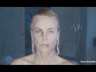 Charlize Theron và Sofia Boutella