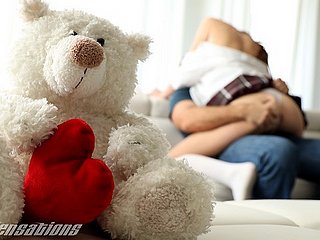 CẢM GIÁC MỚI - Cô ấy muốn nhiều hơn packing review thú nhồi bông của mình vào ngày lễ tình nhân (Trái tim Athena)