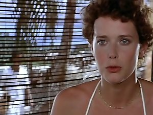 Bye, Emmanuelle (1977), z Sylvia Kristel