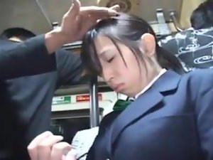 jeunes japonaises soumises pelotees摸索列车2