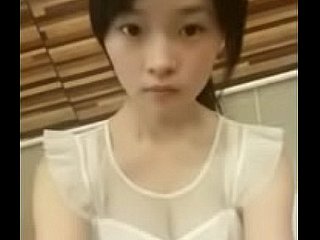 Carina adolescente cinese che balla round webcam