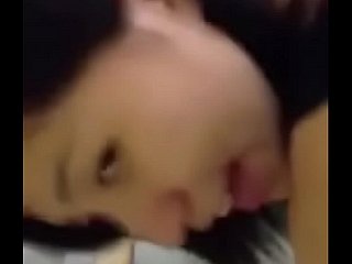 Ragazza asiatica scopata sulle scale