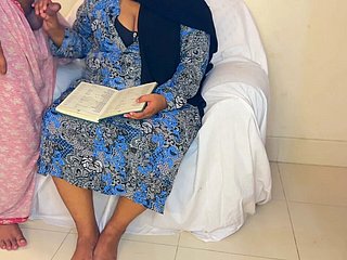 Arabische grote kont sexy BBW vrouwelijke trainer en partisan neuken als ouders niet thuis zijn