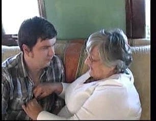 Granny Sacristan Seks - Pelajaran Pertama Percuma