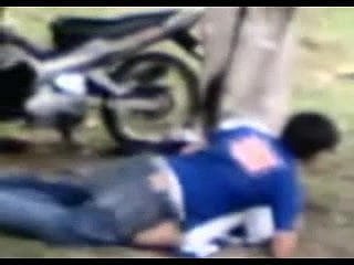 Melayu tudung quickie Bawah seks pokok