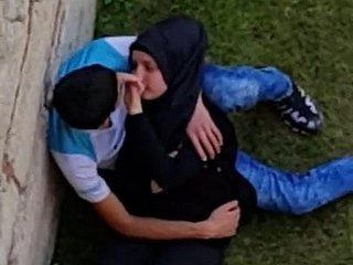 hijabi adolescente árabe